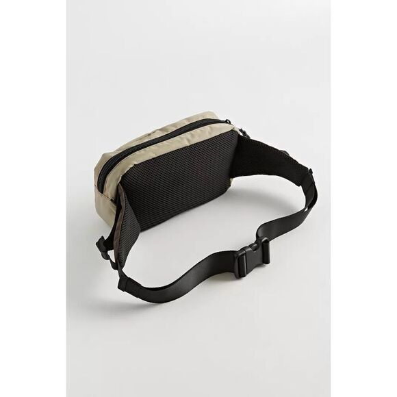 New Urban Outfitters UO Utility Hip Pack - Picture 4 of 8